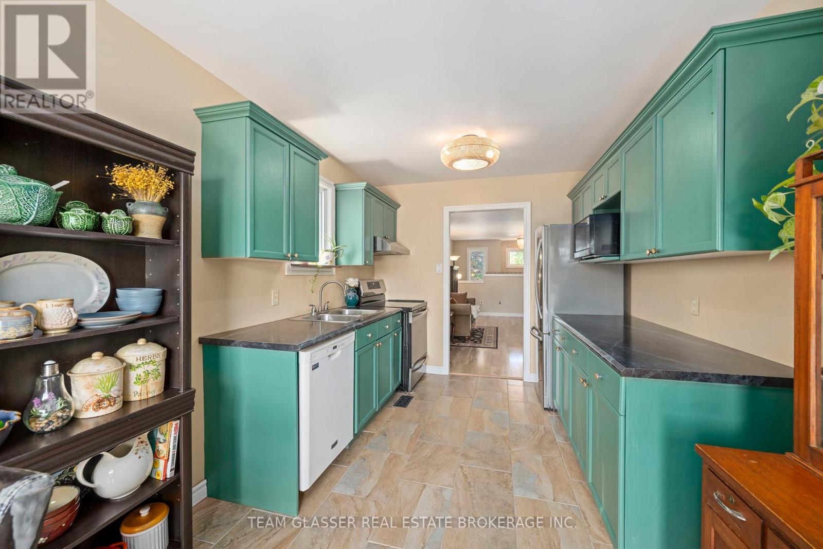 76 Juno Drive, St. Thomas, Ontario  N5R 6E9 - Photo 5 - X12418272