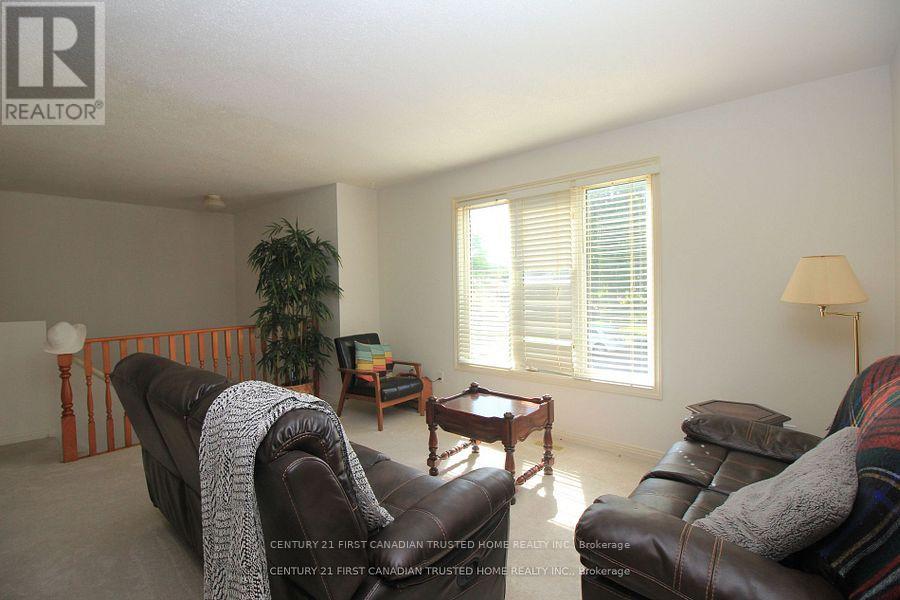 893 Lawson Road, London North, Ontario  N6G 4X4 - Photo 7 - X12418287