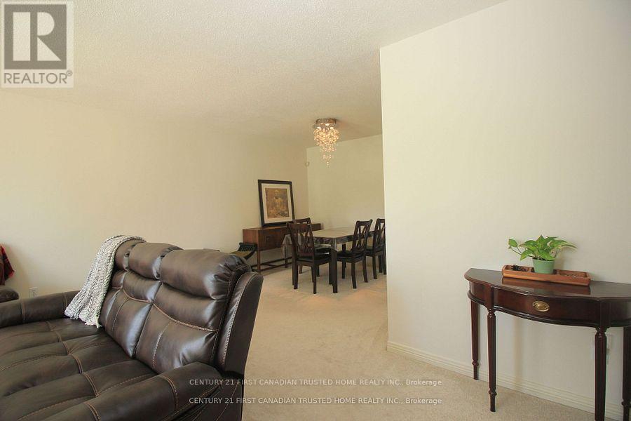 893 Lawson Road, London North, Ontario  N6G 4X4 - Photo 8 - X12418287