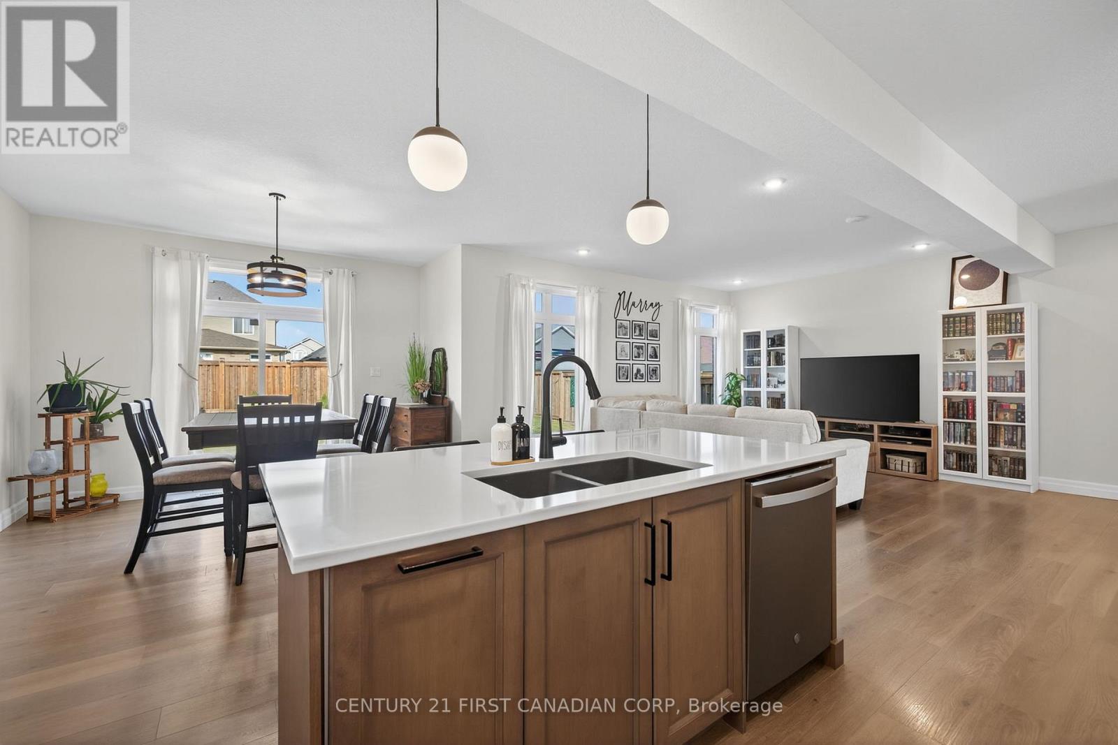 30 Ambrosia Path, St. Thomas, Ontario  N5R 0J8 - Photo 12 - X12418298