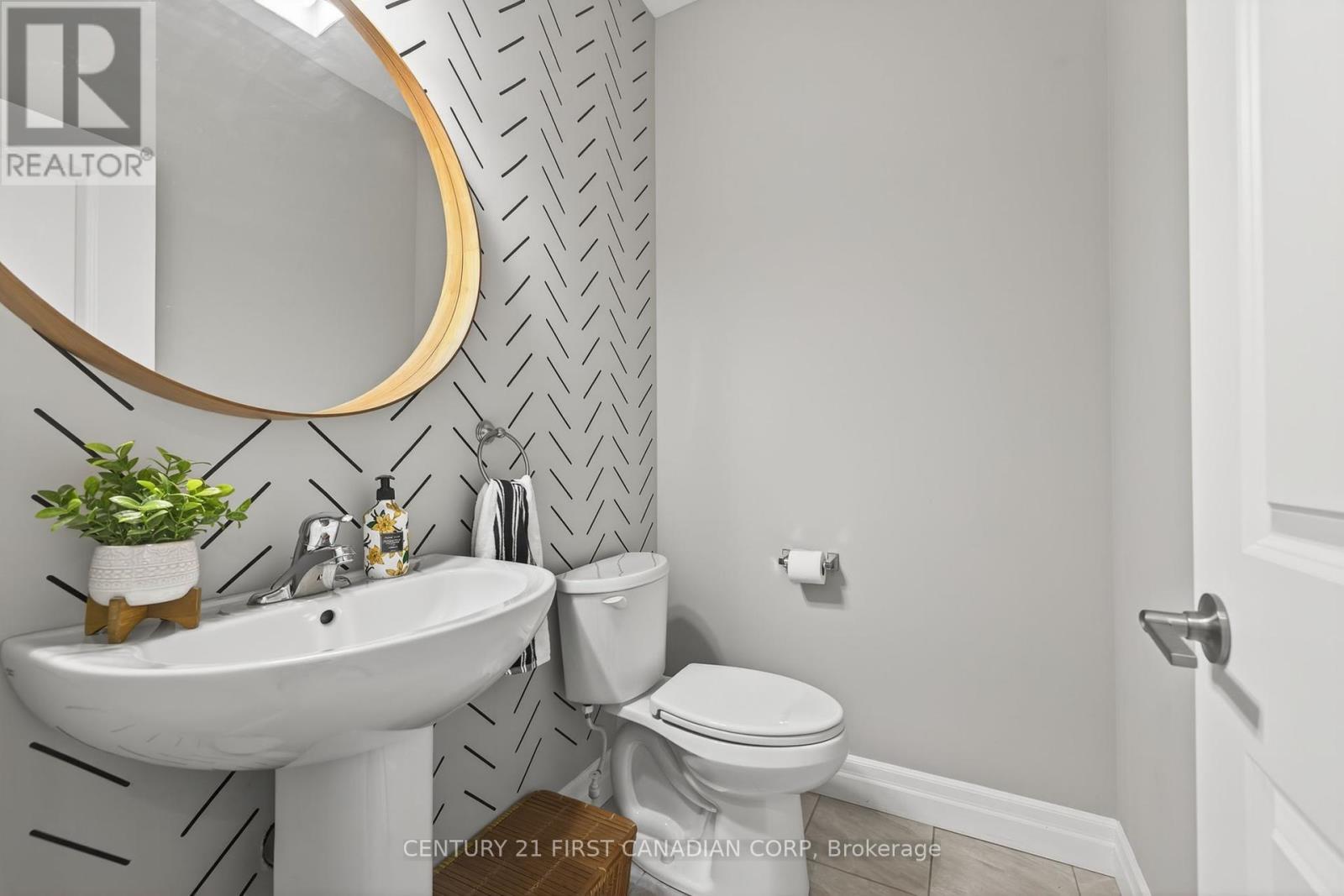 30 Ambrosia Path, St. Thomas, Ontario  N5R 0J8 - Photo 17 - X12418298