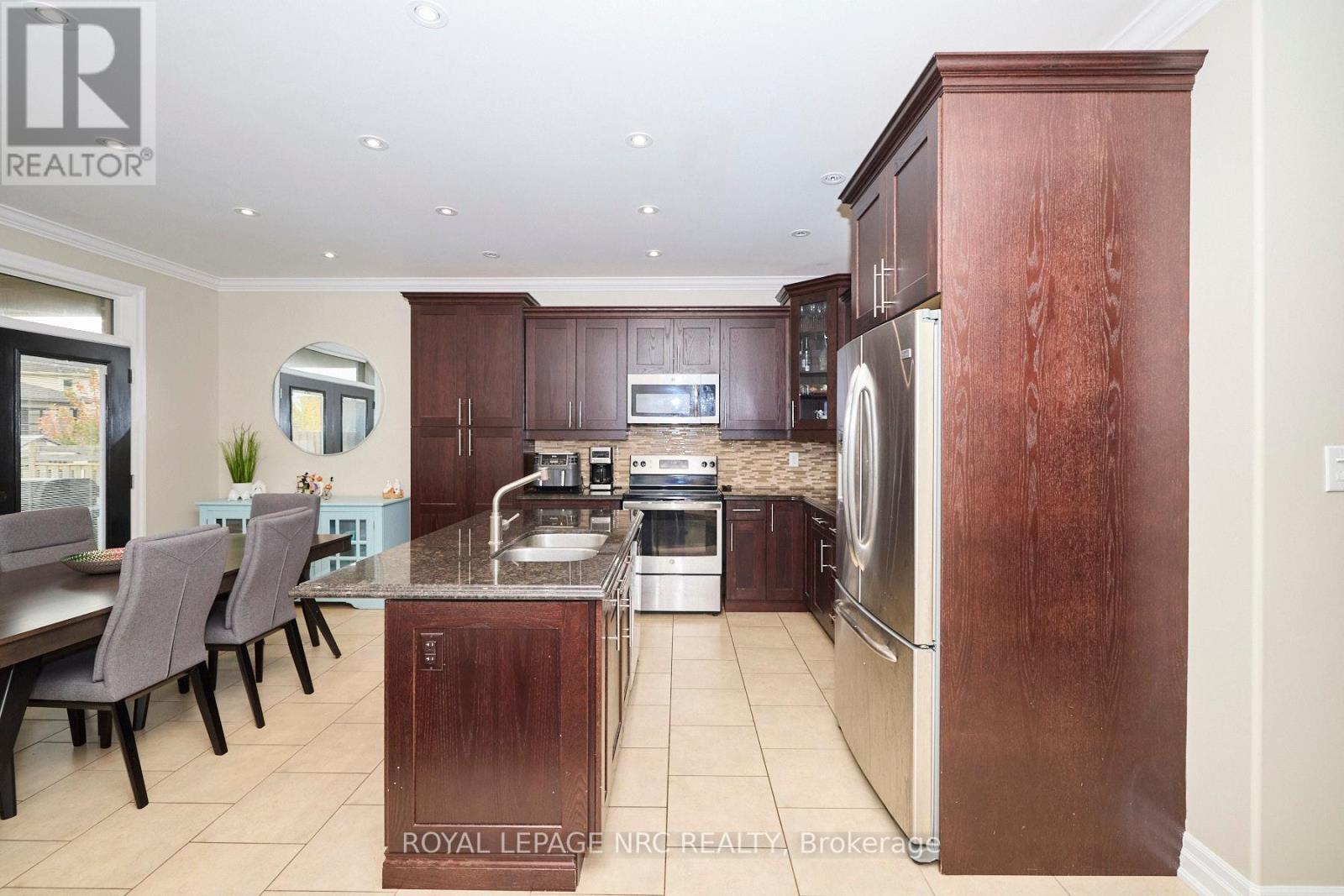 5784 Ironwood Street, Niagara Falls, Ontario  L2H 0G4 - Photo 8 - X12161687