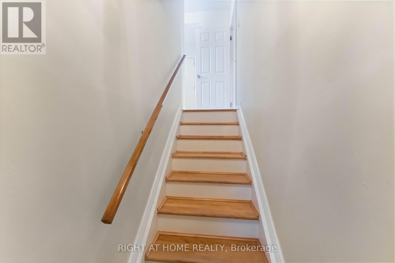 2221 Circle Place, Ottawa, Ontario  K1G 3E2 - Photo 26 - X12418193