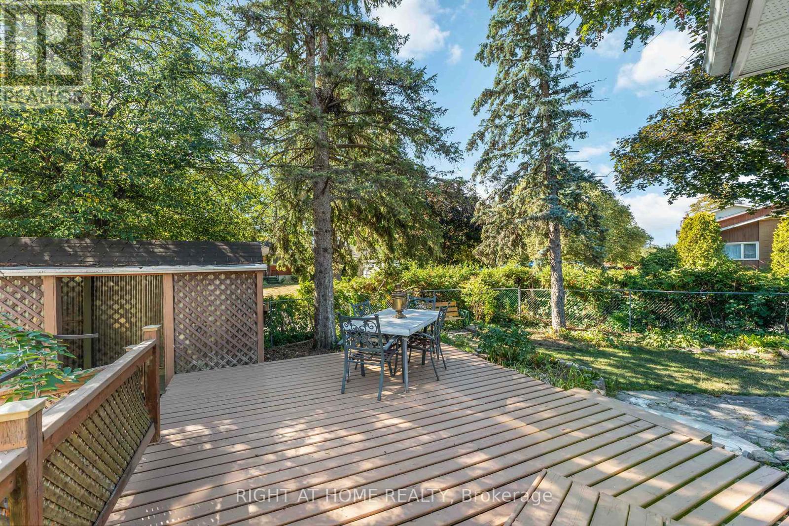 2221 Circle Place, Ottawa, Ontario  K1G 3E2 - Photo 40 - X12418193