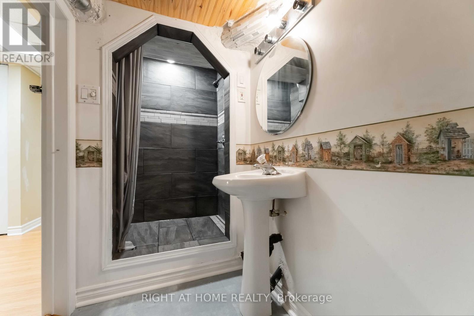 160 Grassy Plains Drive, Ottawa, Ontario  K2M 2S1 - Photo 25 - X12418195
