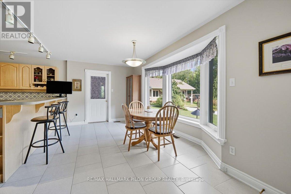1717 Lakeshore Drive, Ottawa, Ontario  K4P 1H1 - Photo 10 - X12418202
