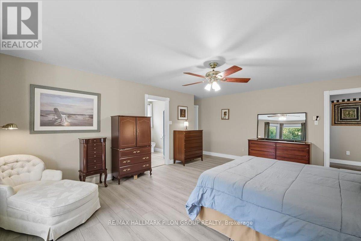 1717 Lakeshore Drive, Ottawa, Ontario  K4P 1H1 - Photo 15 - X12418202