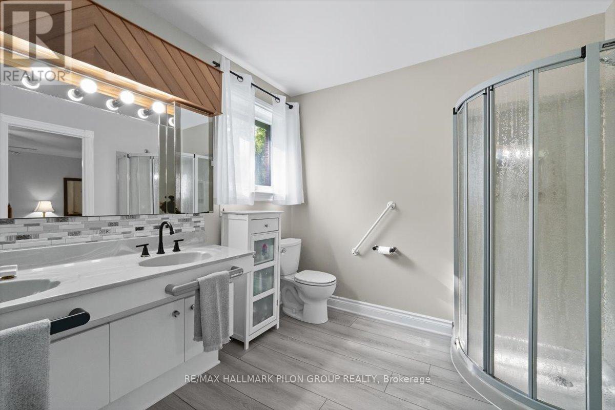 1717 Lakeshore Drive, Ottawa, Ontario  K4P 1H1 - Photo 16 - X12418202