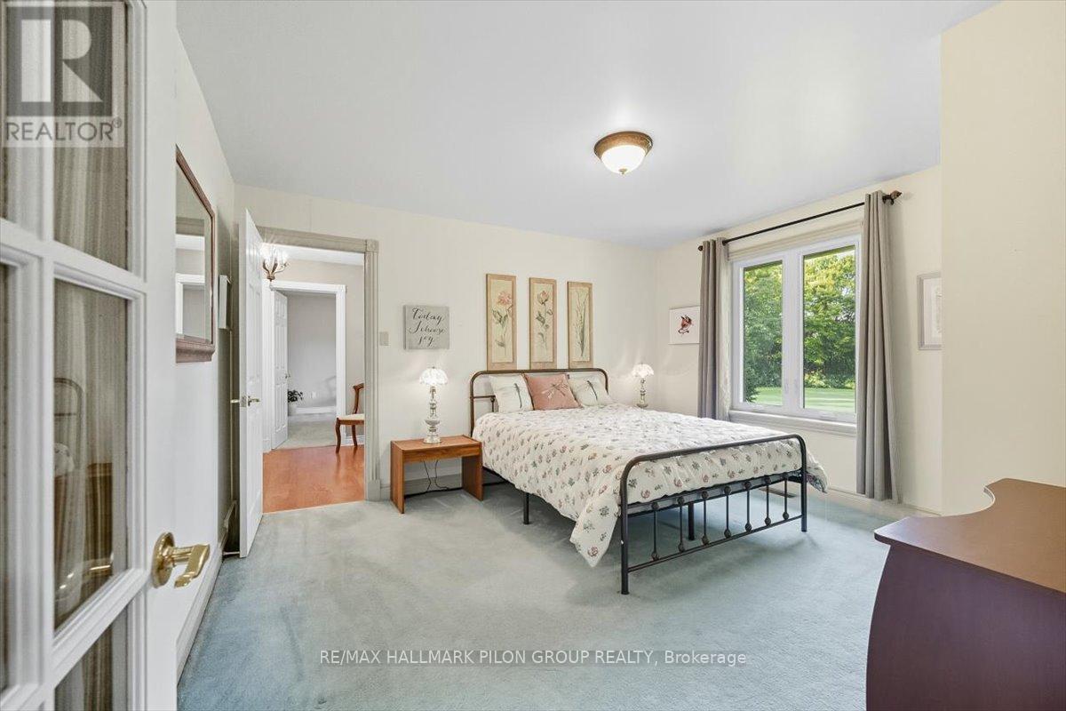 1717 Lakeshore Drive, Ottawa, Ontario  K4P 1H1 - Photo 18 - X12418202