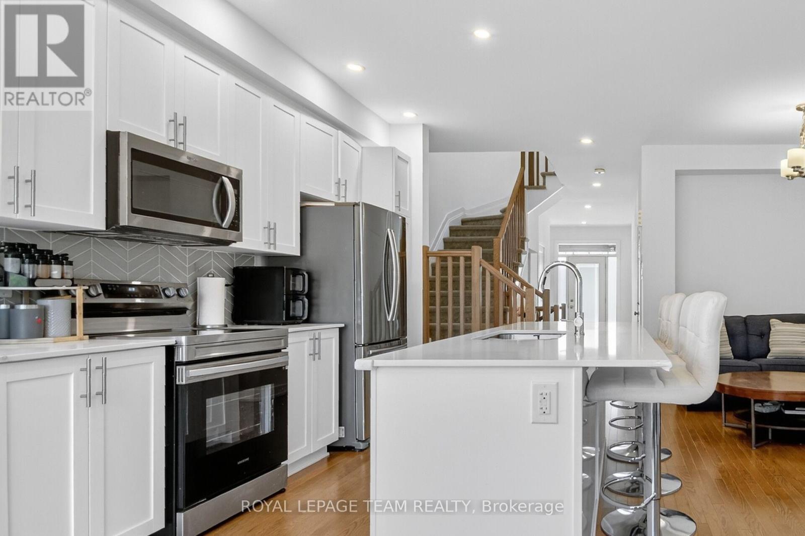 337 Ibanez Walk, Ottawa, Ontario  K1T 0V8 - Photo 10 - X12418236