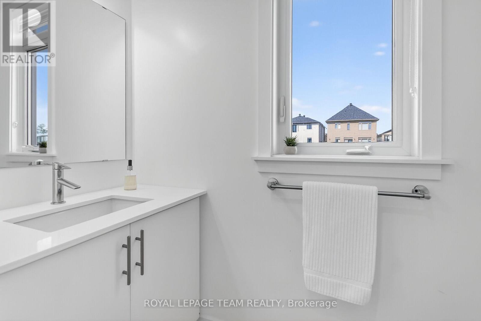 337 Ibanez Walk, Ottawa, Ontario  K1T 0V8 - Photo 17 - X12418236