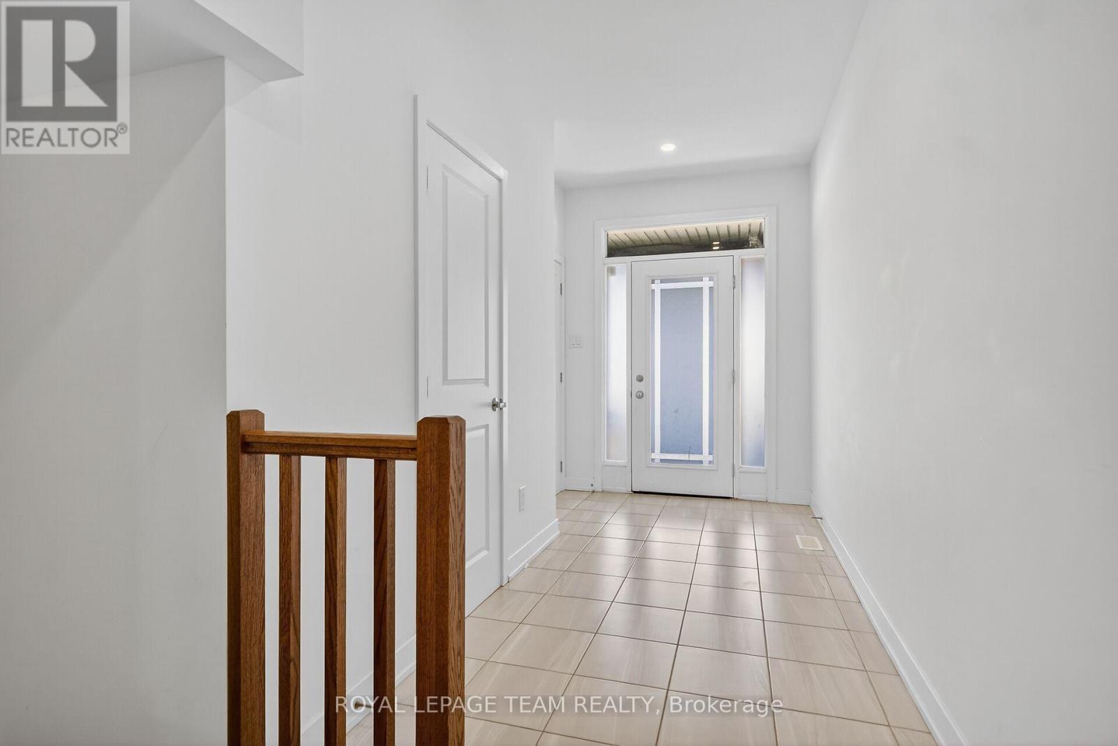 337 Ibanez Walk, Ottawa, Ontario  K1T 0V8 - Photo 3 - X12418236
