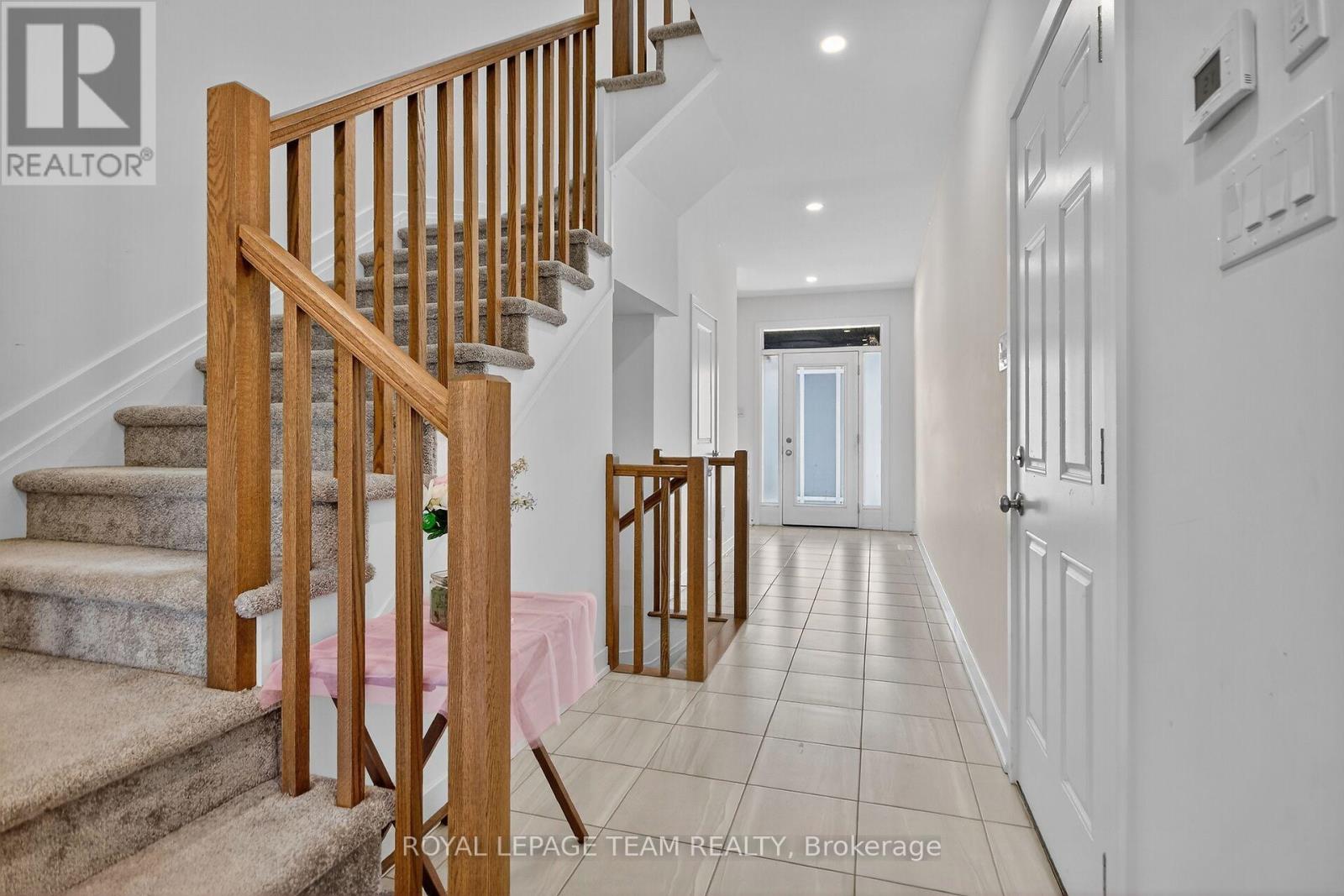 337 Ibanez Walk, Ottawa, Ontario  K1T 0V8 - Photo 4 - X12418236