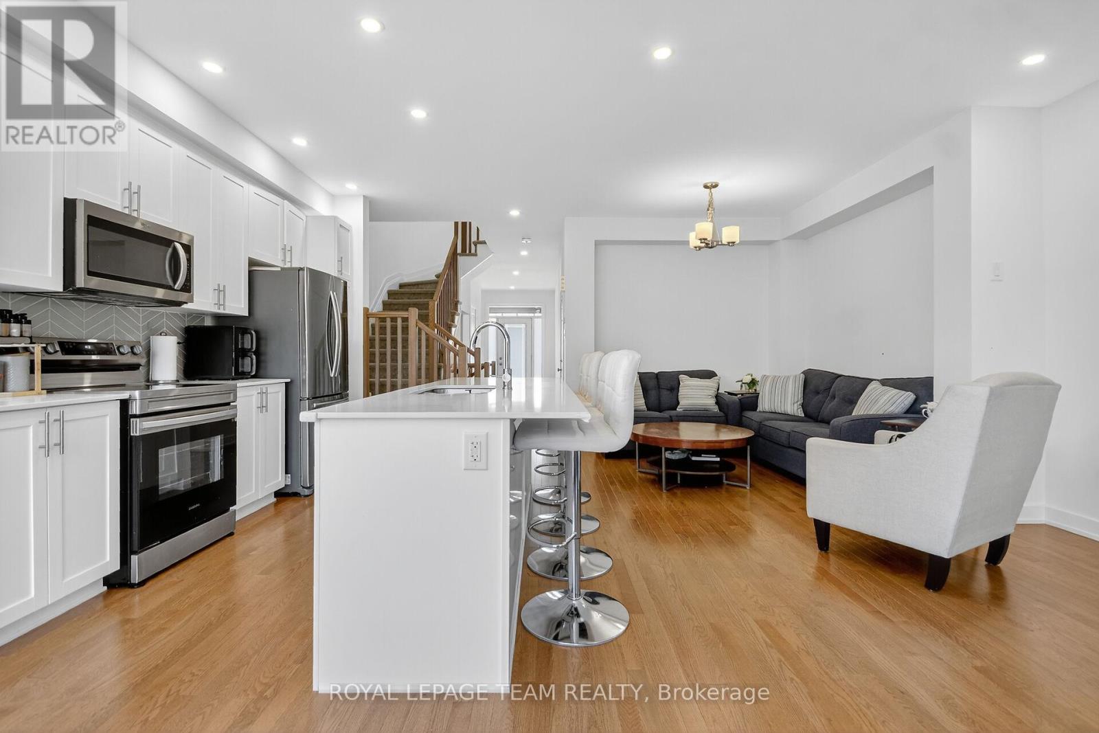 337 Ibanez Walk, Ottawa, Ontario  K1T 0V8 - Photo 9 - X12418236