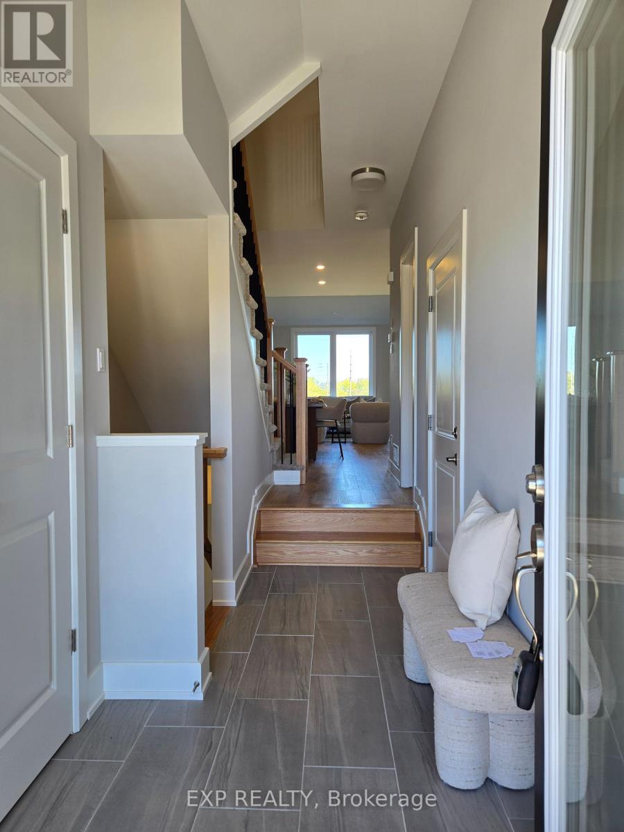 175 Craig Duncan Terrace, Ottawa, Ontario  K2S 3C4 - Photo 2 - X12418237