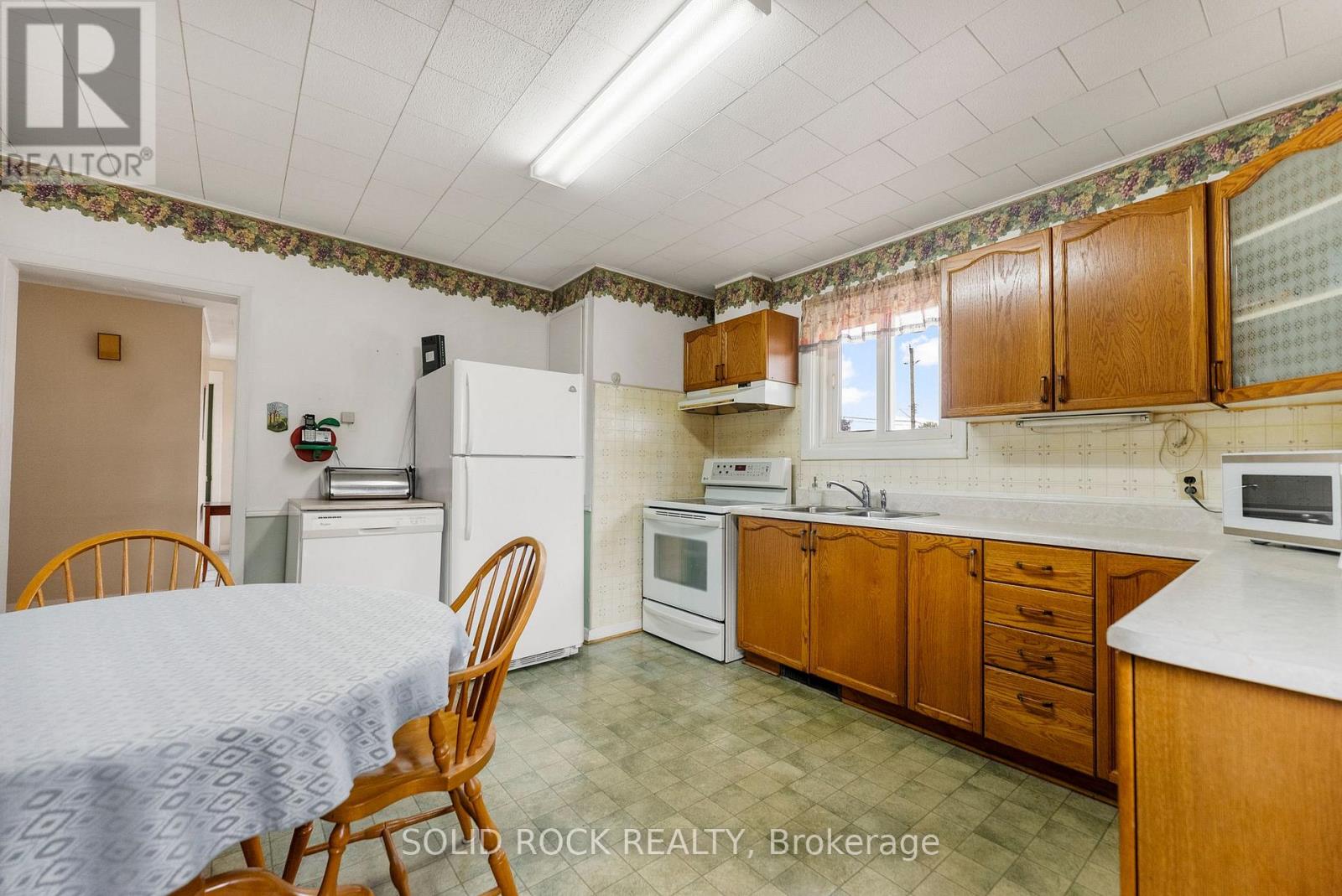 923 Raglan Street S, Renfrew, Ontario  K7V 1S6 - Photo 9 - X12418265
