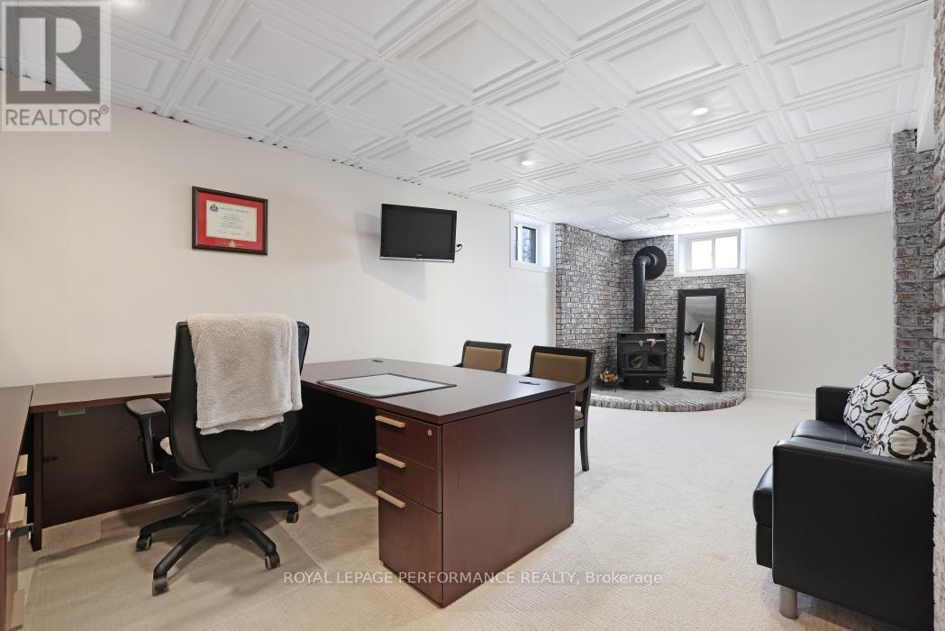 2002 Carp Road, Ottawa, Ontario  K0A 1L0 - Photo 12 - X12418279