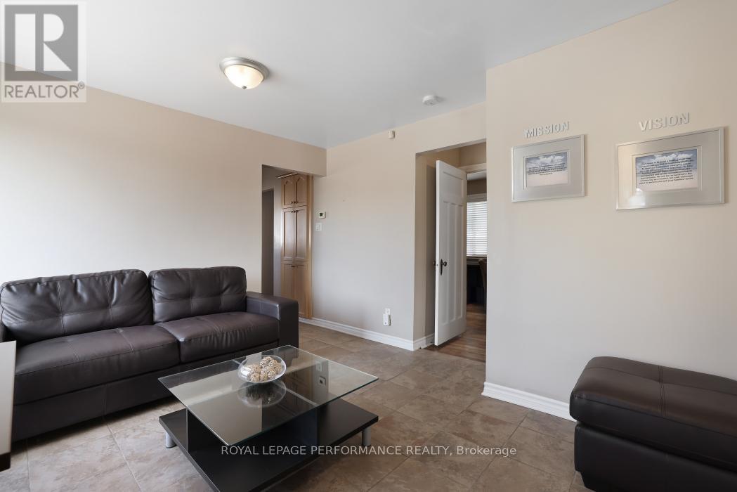 2002 Carp Road, Ottawa, Ontario  K0A 1L0 - Photo 3 - X12418279
