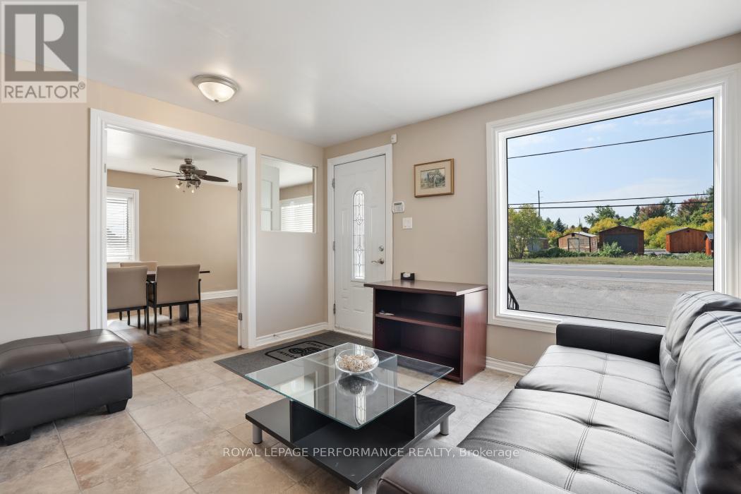 2002 Carp Road, Ottawa, Ontario  K0A 1L0 - Photo 5 - X12418279