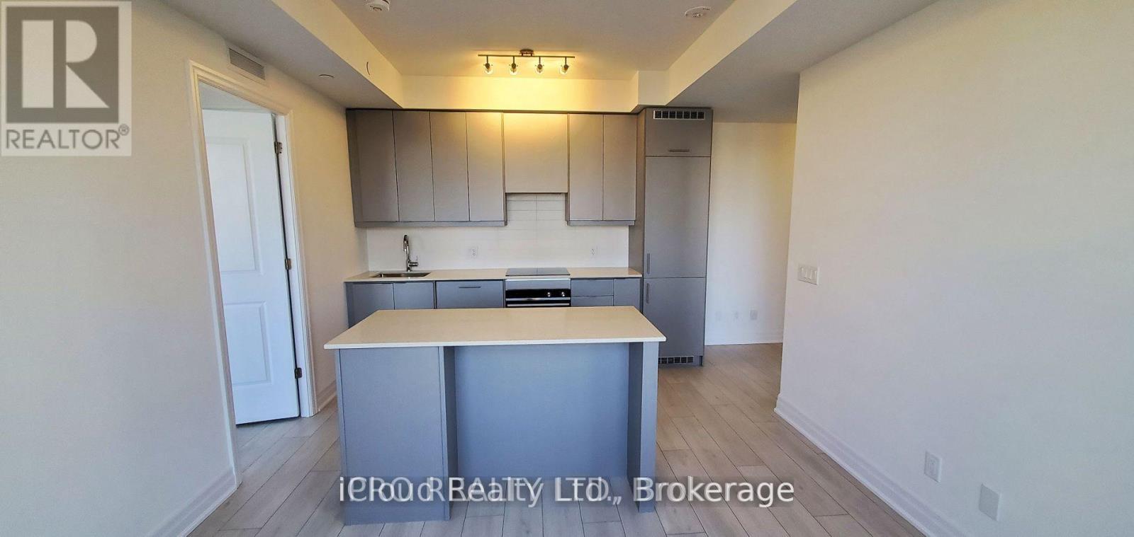 1104 - 30 Elm Drive, Mississauga, Ontario  L5B 0N6 - Photo 6 - W12417653