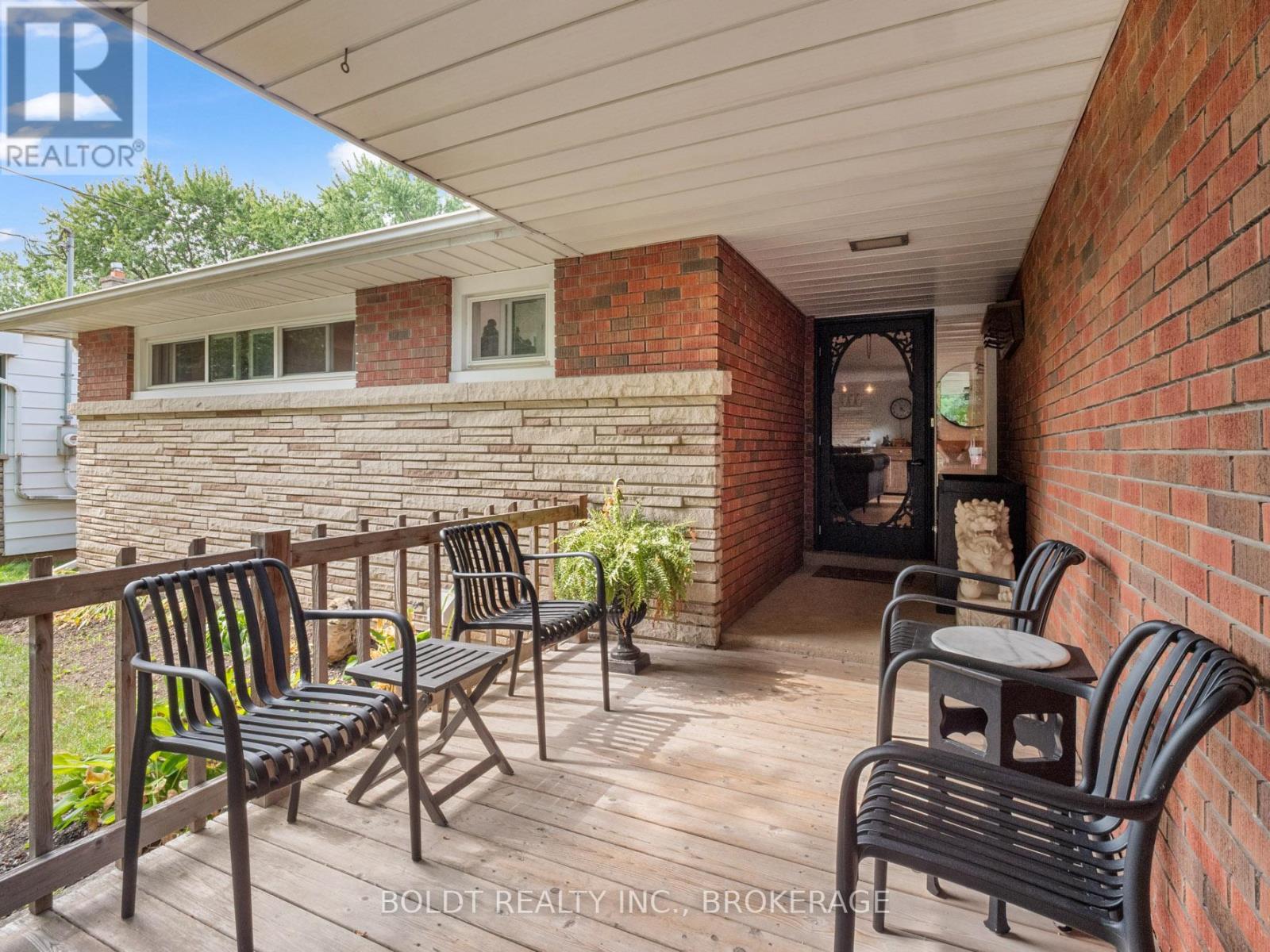 38 KENWORTH DRIVE, St. Catharines, Ontario