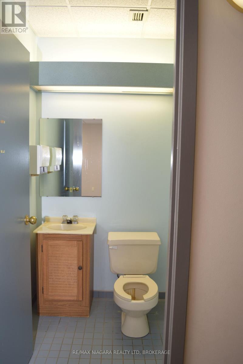 2c - 154 West Main Street, Welland, Ontario  L3C 5A2 - Photo 10 - X12418304