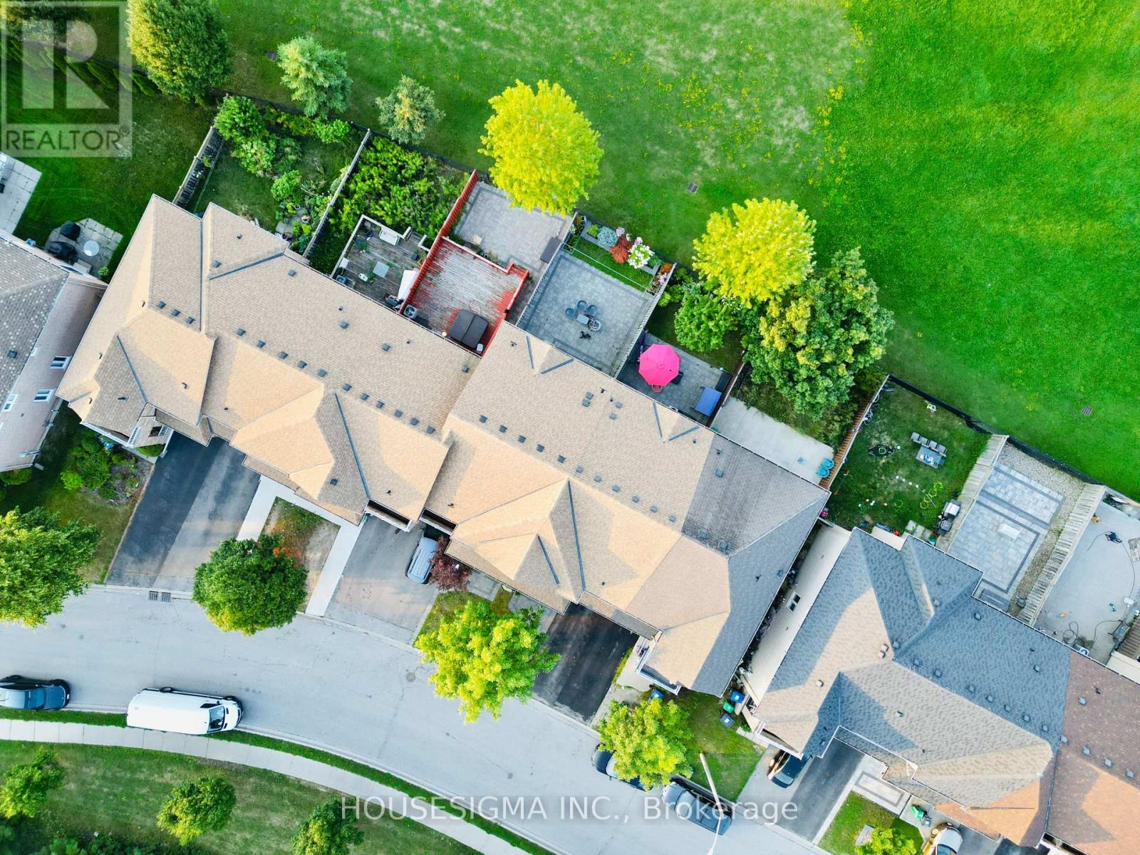 77 BEAVERVALLEY DRIVE, Brampton, Ontario