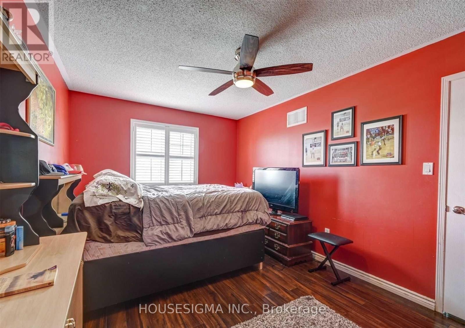 77 Beavervalley Drive, Brampton, Ontario  L7A 3R3 - Photo 7 - W12418124