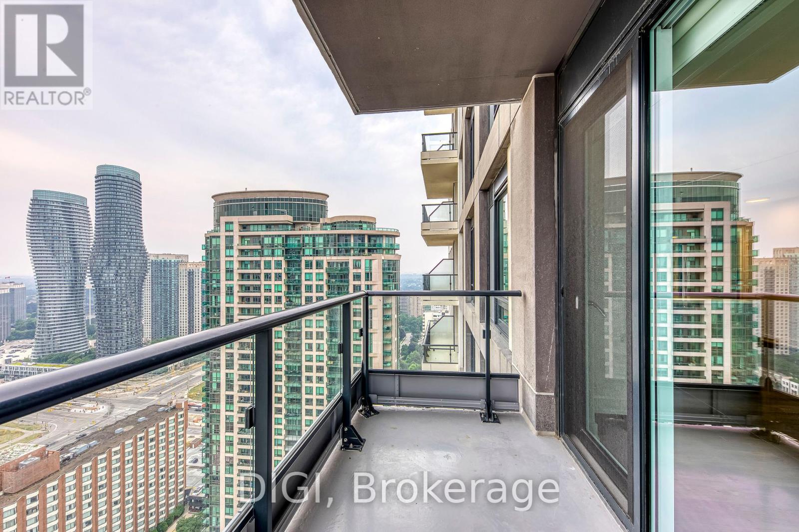 3010 - 185 Enfield Place, Mississauga, Ontario  L5B 0R3 - Photo 11 - W12418142