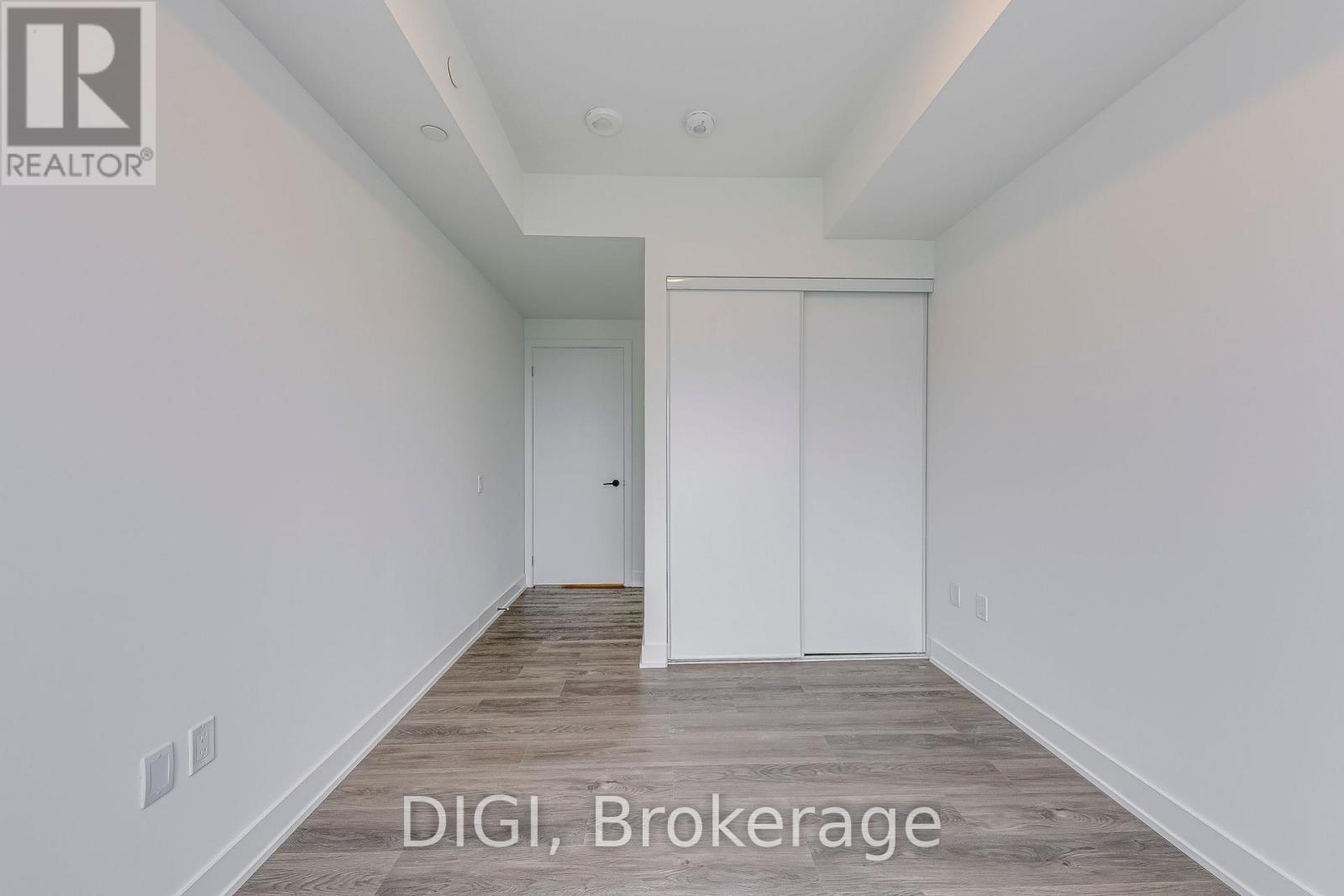 3010 - 185 Enfield Place, Mississauga, Ontario  L5B 0R3 - Photo 13 - W12418142