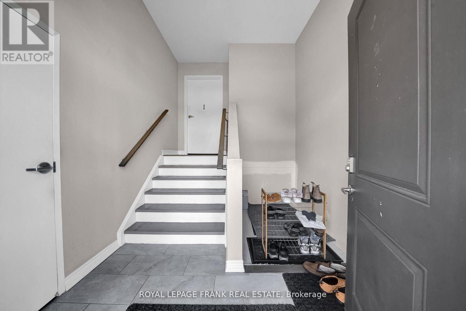 398 Olive Avenue, Oshawa, Ontario  L1H 2R1 - Photo 4 - E12418274