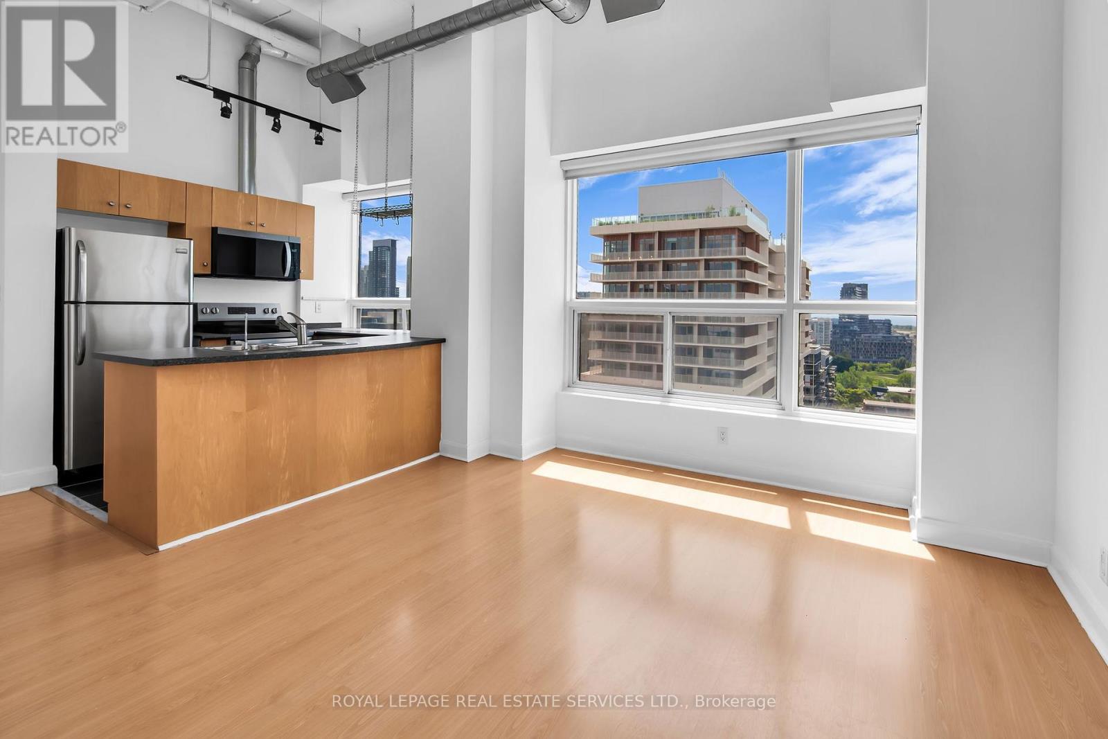 Ph13 - 700 King Street W, Toronto, Ontario  M5V 2Y6 - Photo 3 - C12398220