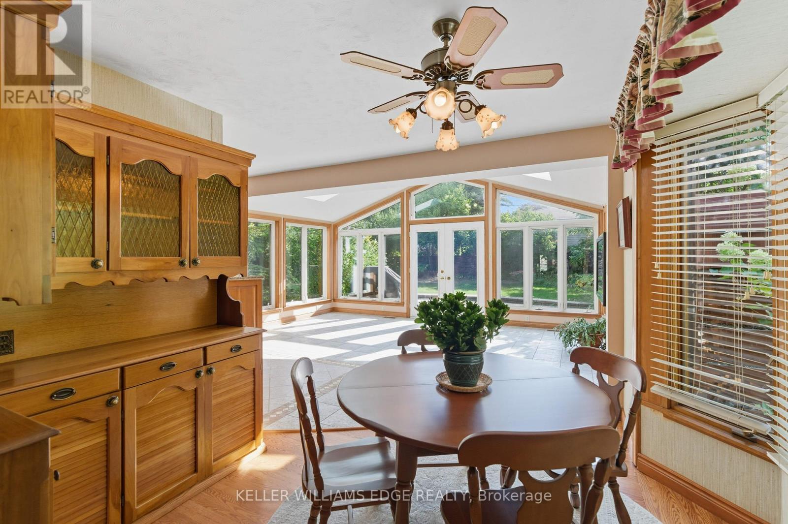 33 Goldfinch Road, Hamilton, Ontario  L9A 3W8 - Photo 12 - X12418138