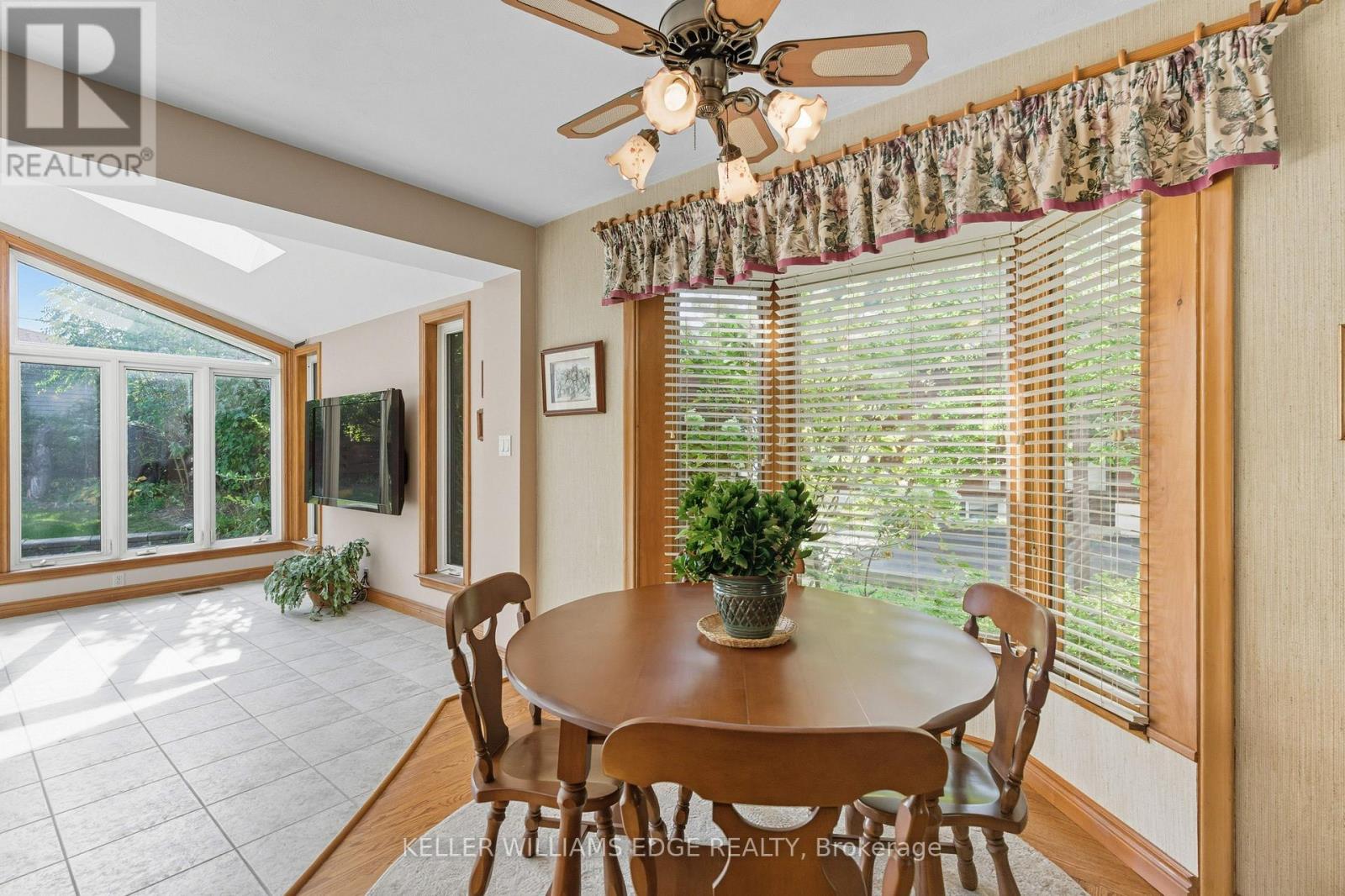33 Goldfinch Road, Hamilton, Ontario  L9A 3W8 - Photo 13 - X12418138