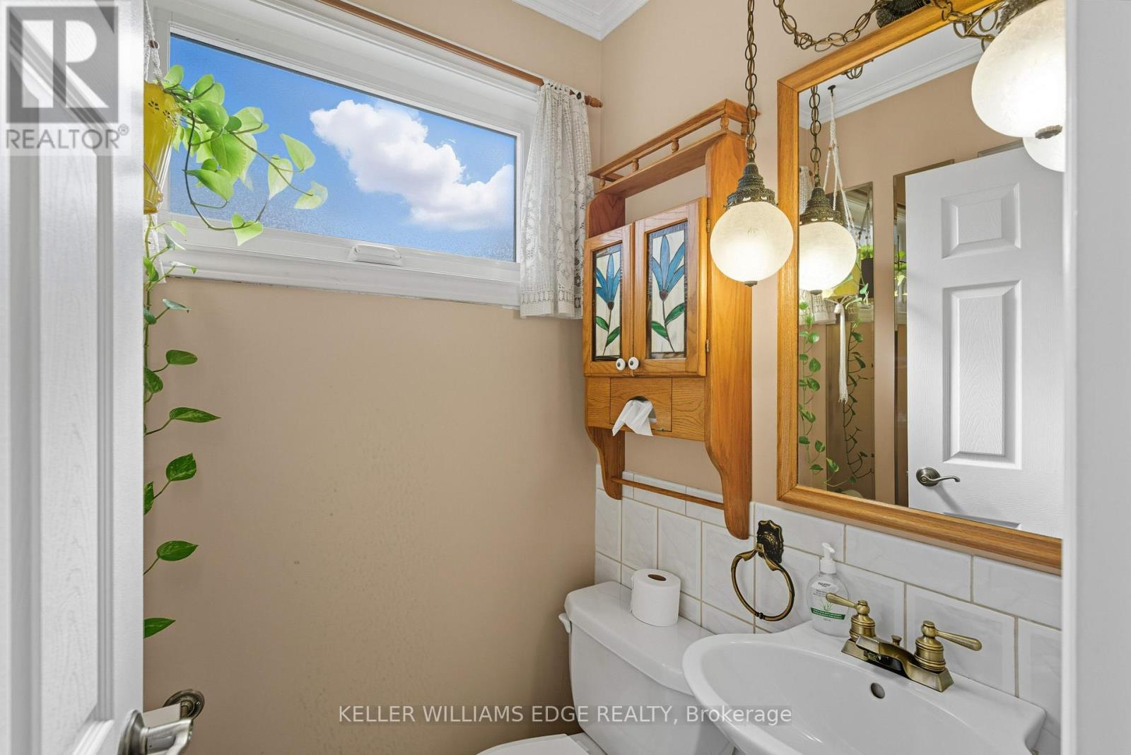 33 Goldfinch Road, Hamilton, Ontario  L9A 3W8 - Photo 26 - X12418138