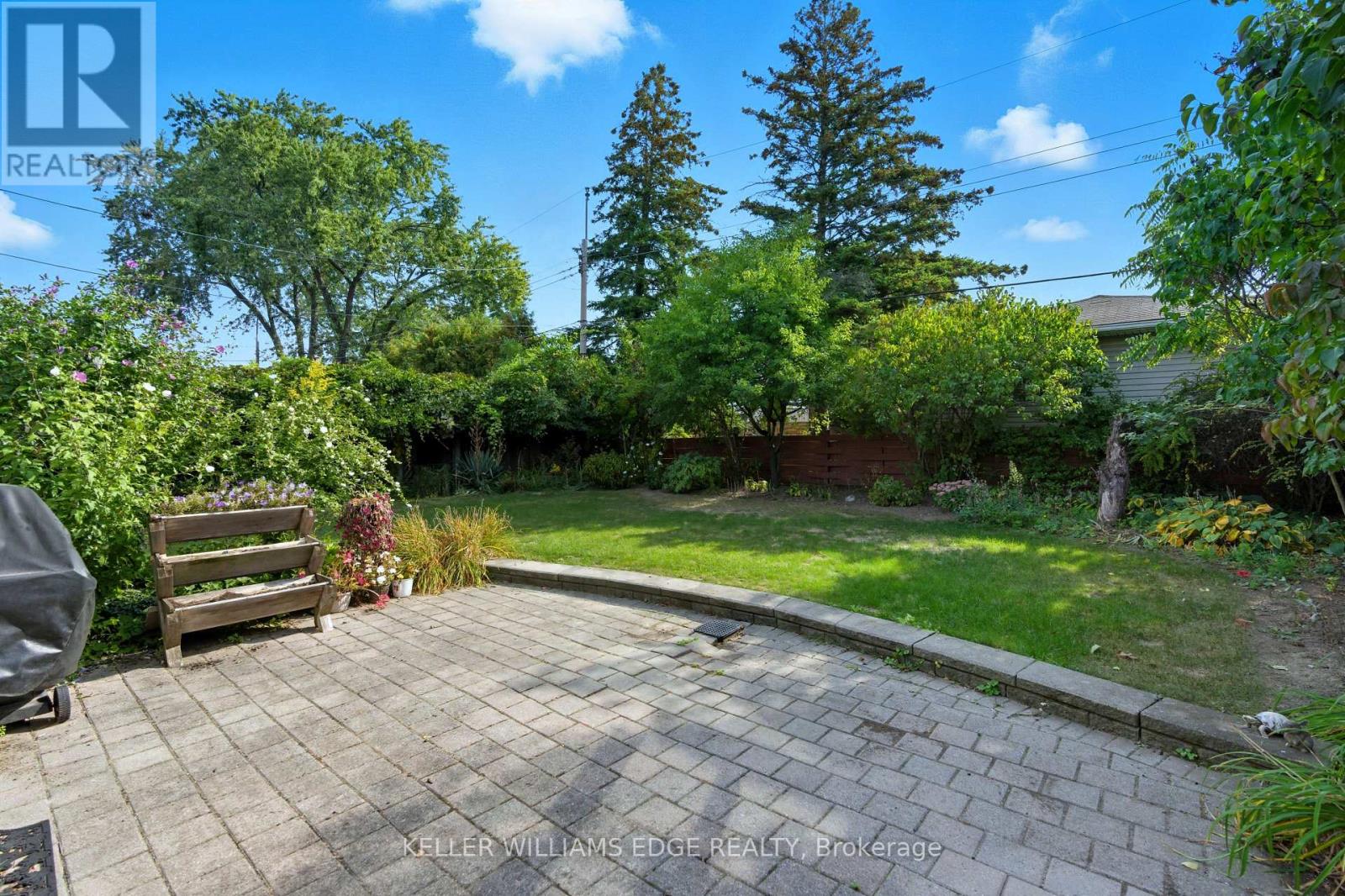 33 Goldfinch Road, Hamilton, Ontario  L9A 3W8 - Photo 44 - X12418138