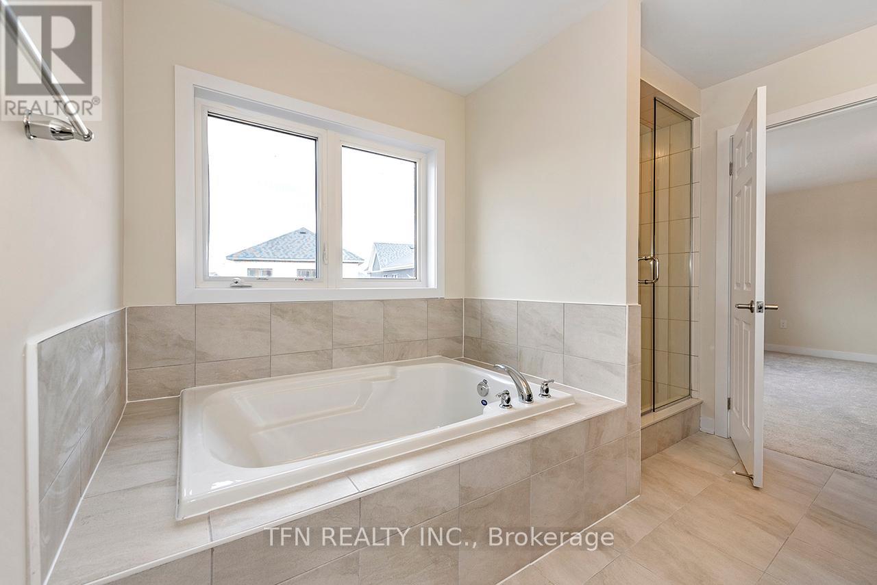56 Downriver Drive, Welland, Ontario  L3B 0M4 - Photo 37 - X12418154