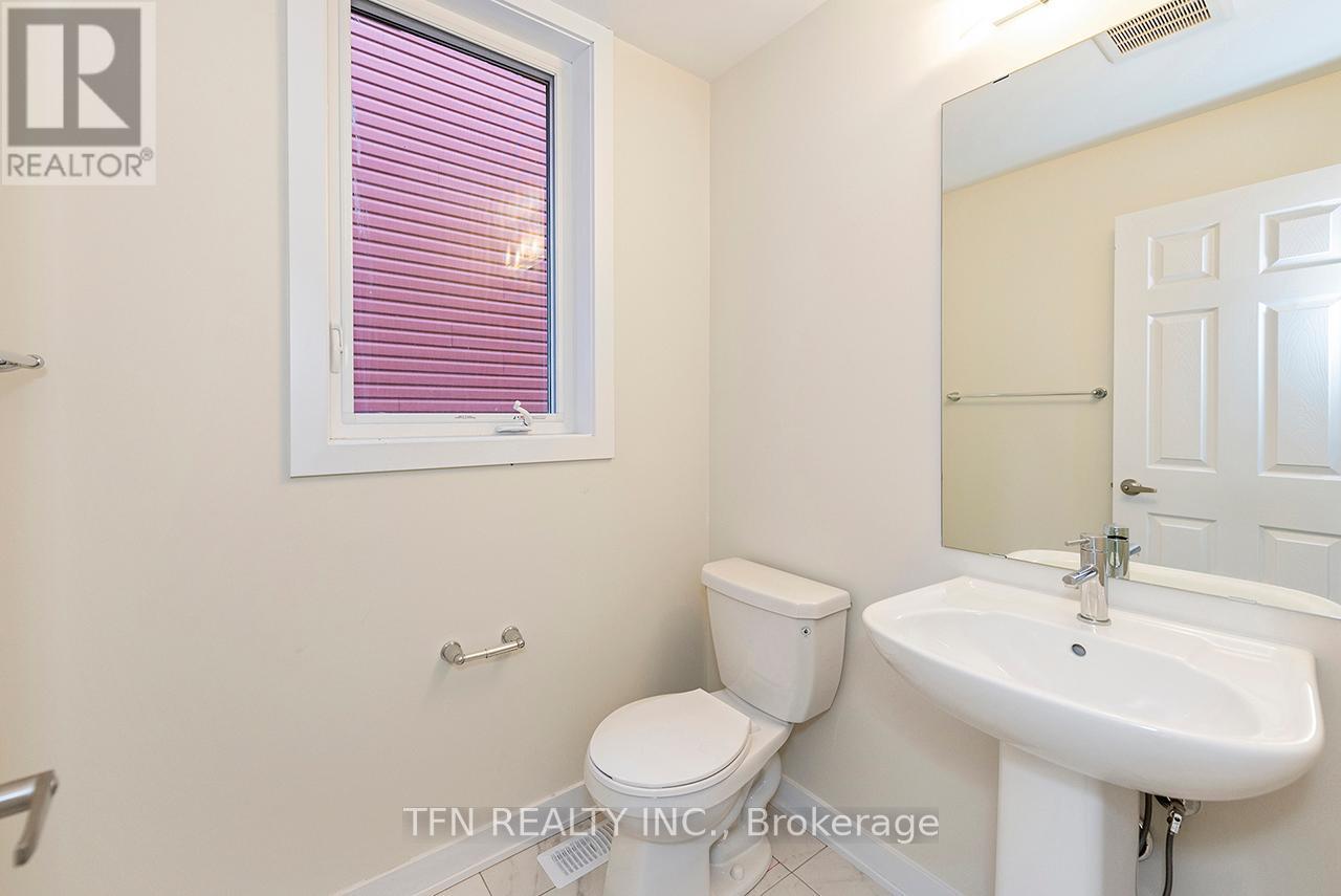 56 Downriver Drive, Welland, Ontario  L3B 0M4 - Photo 7 - X12418154