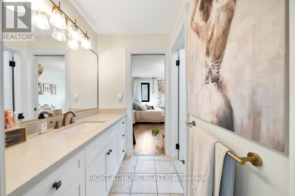 166 Foxridge Drive, Hamilton, Ontario  L9G 5B9 - Photo 27 - X12418160