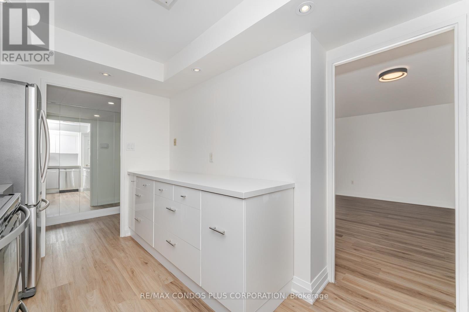 805 - 2045 Lake Shore Boulevard W, Toronto, Ontario  M8V 2Z6 - Photo 9 - W12411496