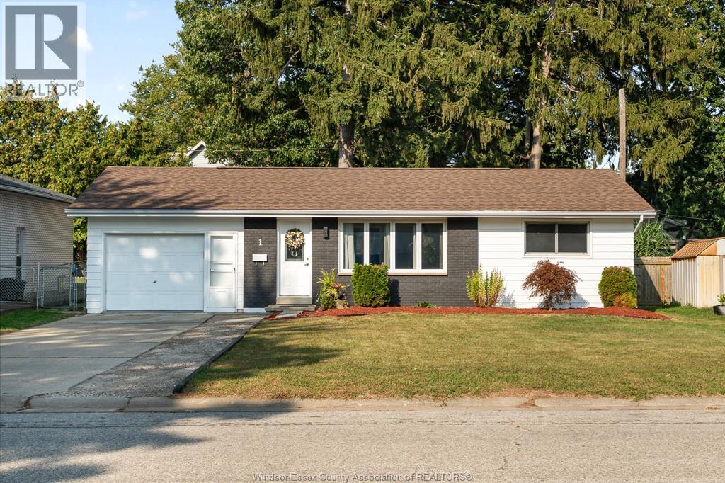 1 Longfield Lane, Leamington, Ontario  N8H 2R8 - Photo 2 - 25024022