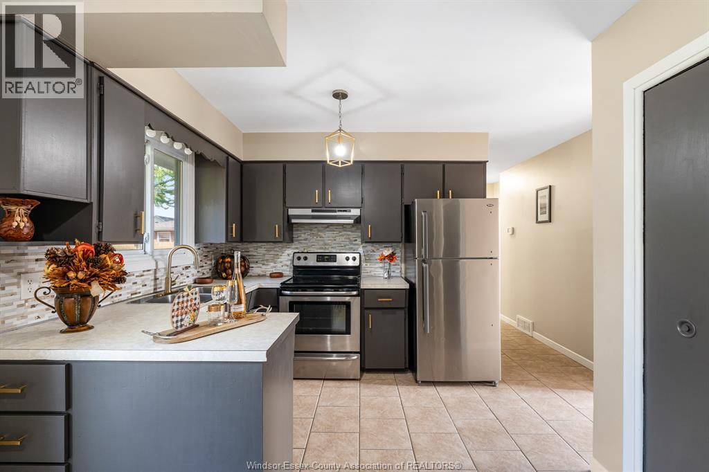 1 Longfield Lane, Leamington, Ontario  N8H 2R8 - Photo 10 - 25024022