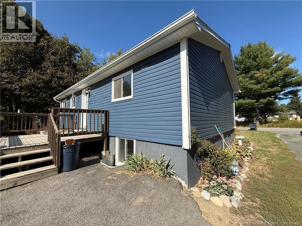 144 Desmond Street, Miramichi, New Brunswick  E1N 3Y4 - Photo 3 - NB127119