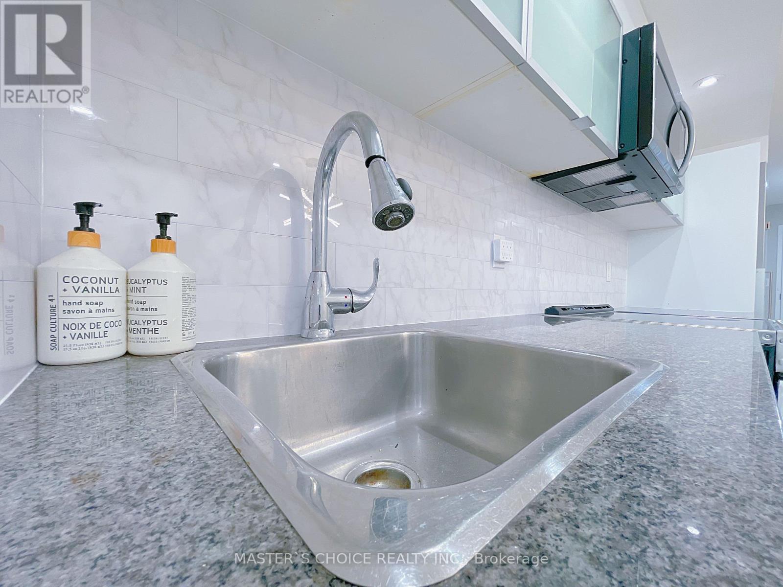 220 - 4k Spadina Avenue, Toronto, Ontario  M5V 3Y9 - Photo 6 - C12418213