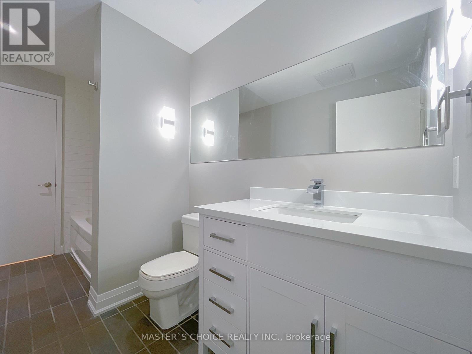 220 - 4k Spadina Avenue, Toronto, Ontario  M5V 3Y9 - Photo 9 - C12418213