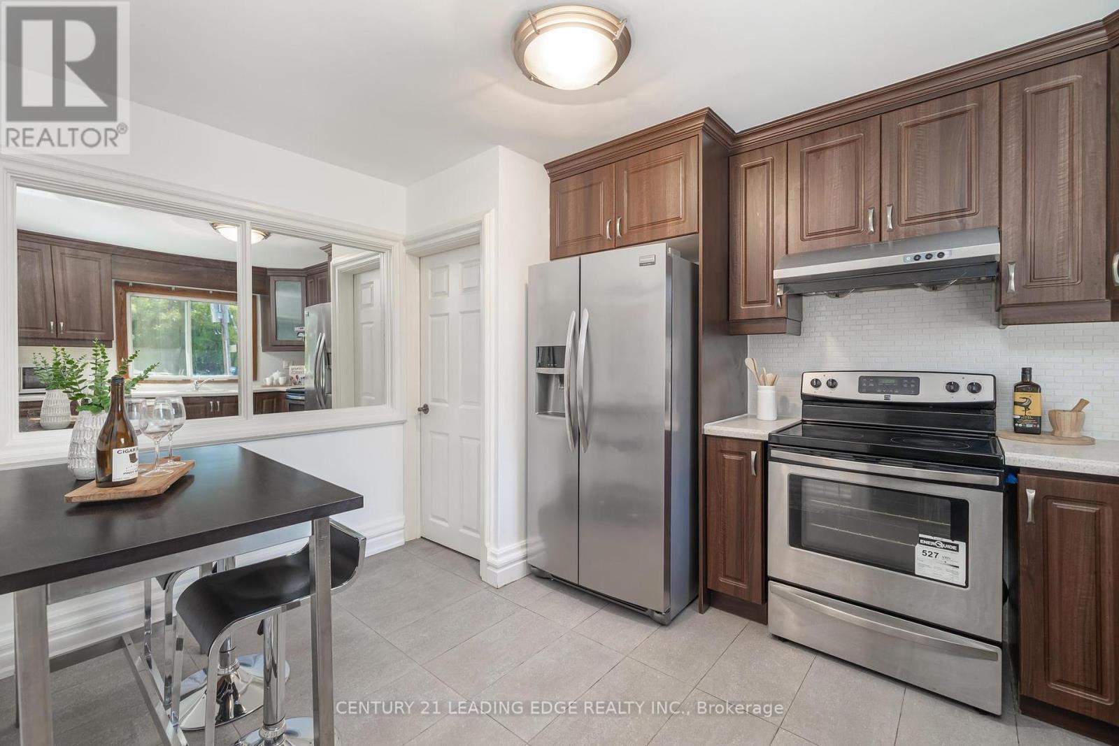 26 Elvaston Drive, Toronto, Ontario  M4A 1M9 - Photo 11 - C12418251