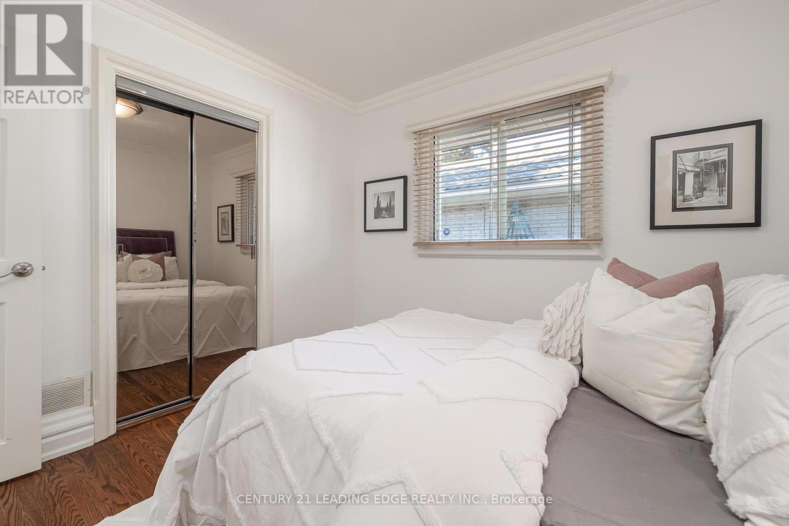 26 Elvaston Drive, Toronto, Ontario  M4A 1M9 - Photo 15 - C12418251