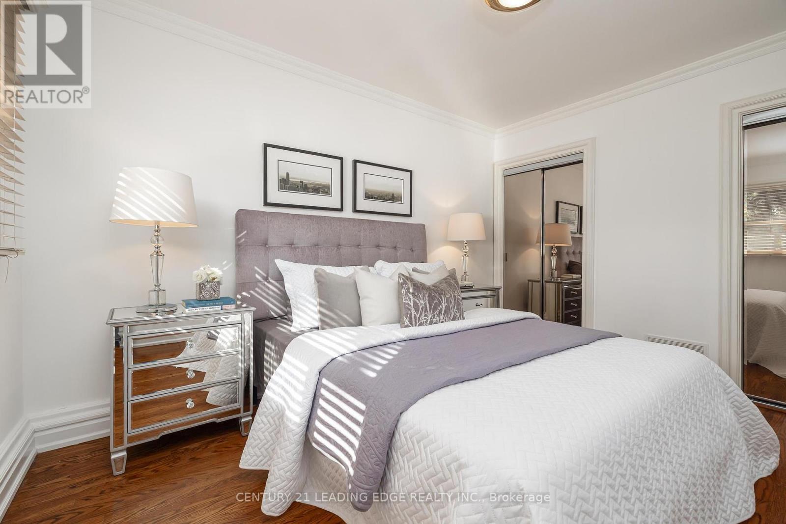 26 Elvaston Drive, Toronto, Ontario  M4A 1M9 - Photo 18 - C12418251