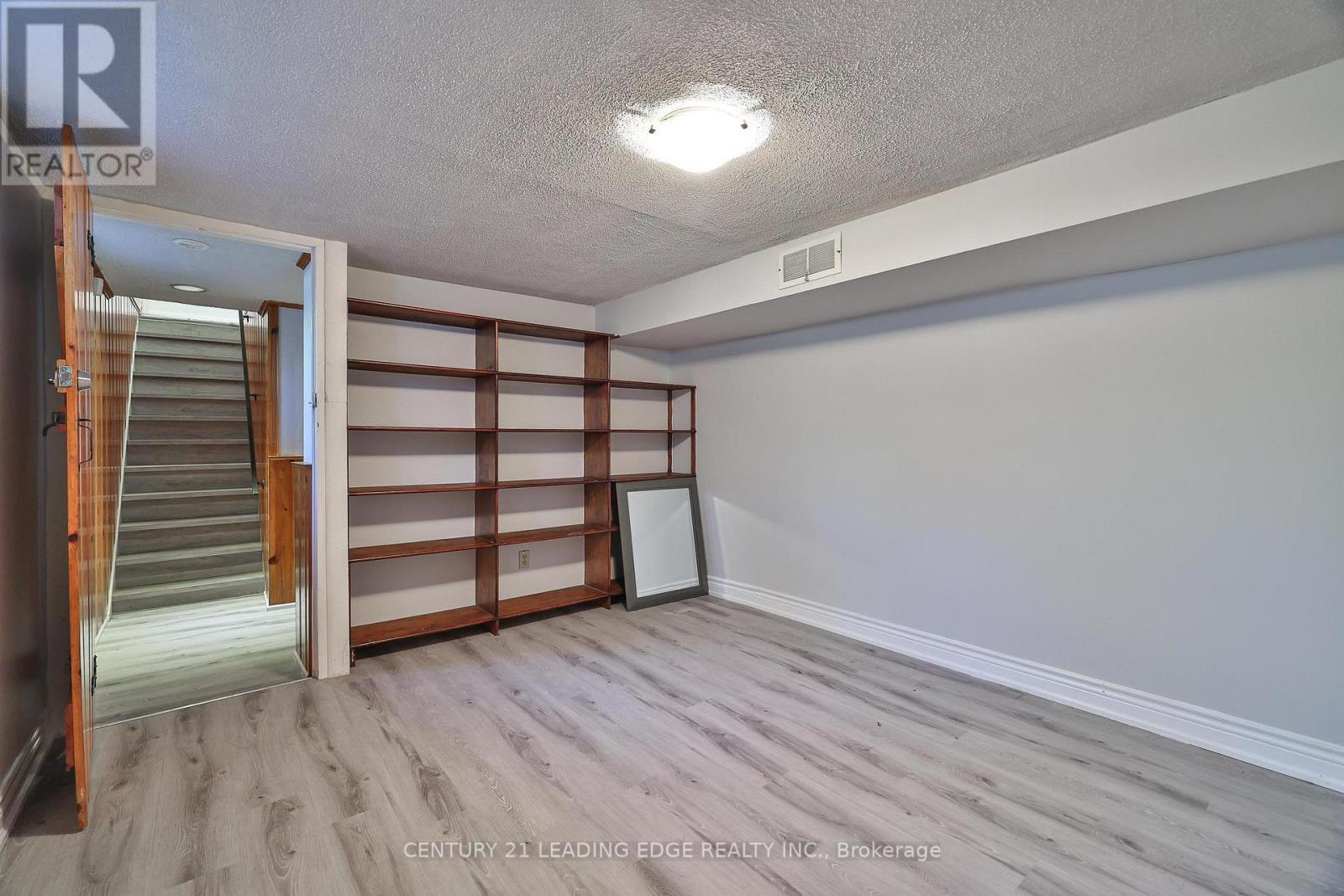 26 Elvaston Drive, Toronto, Ontario  M4A 1M9 - Photo 22 - C12418251