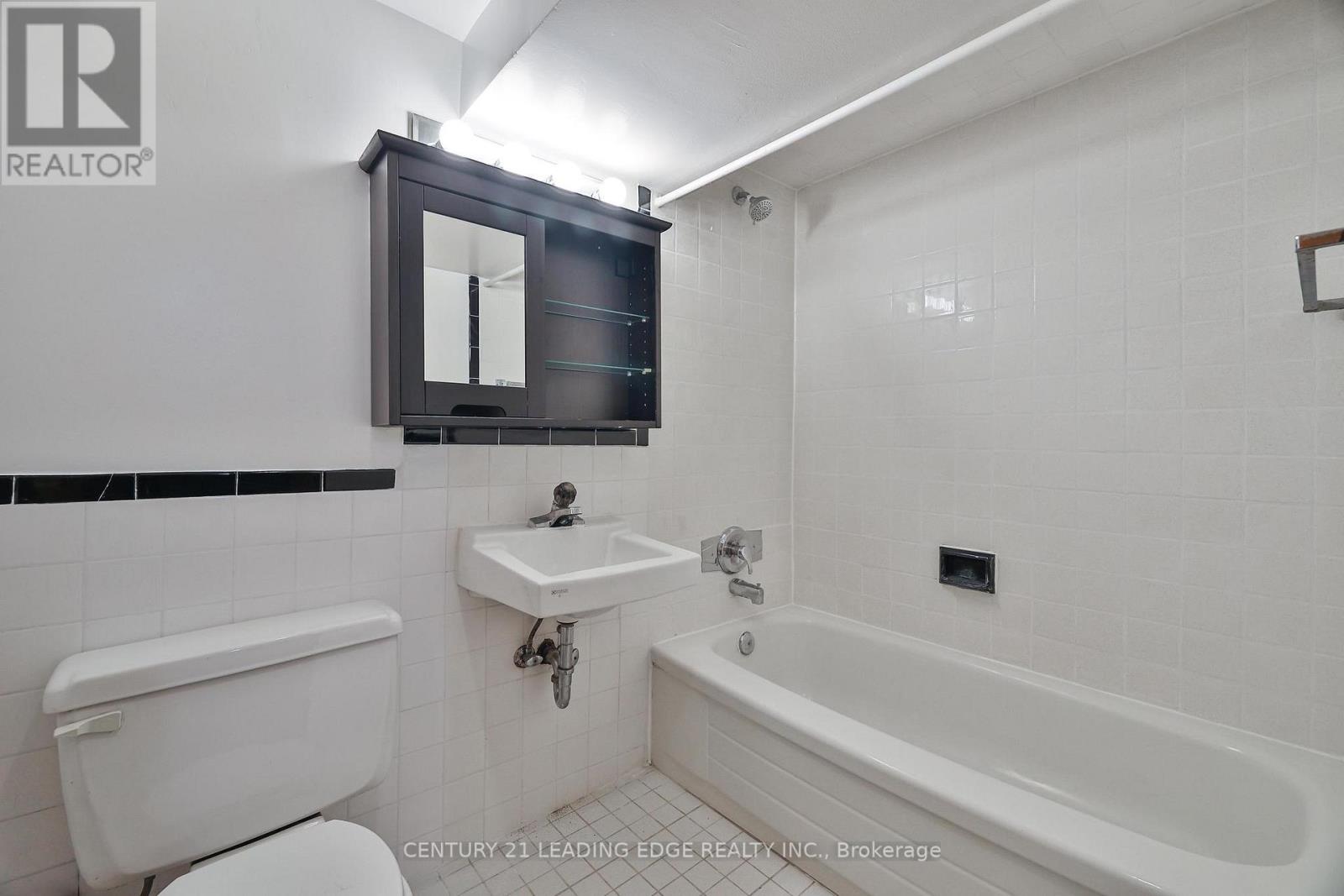 26 Elvaston Drive, Toronto, Ontario  M4A 1M9 - Photo 35 - C12418251